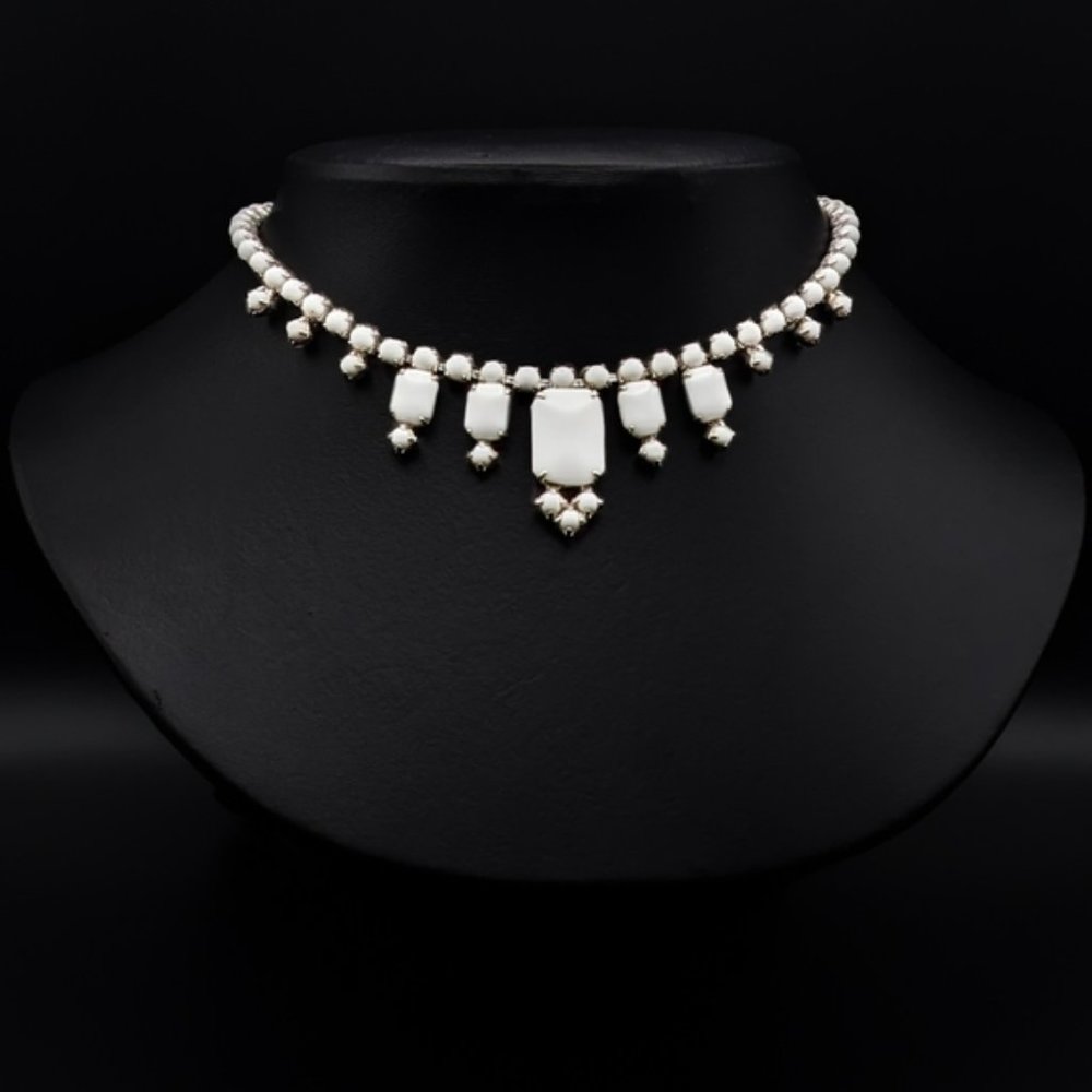 VINTAGE Milk White Opaque Prong Set Stone Necklace